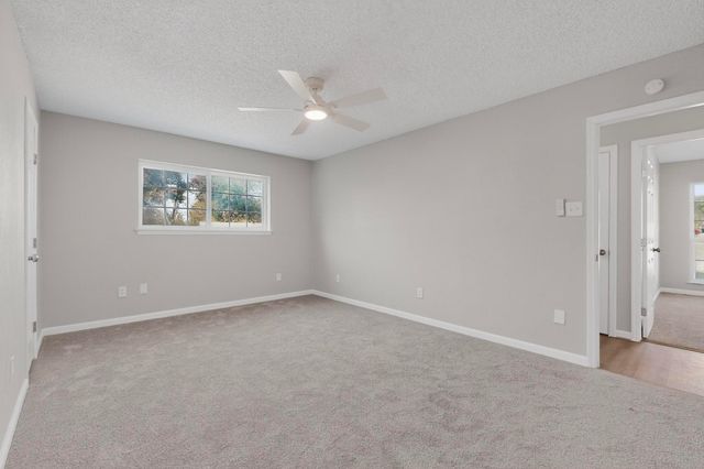 733 Woodcrest Drive, Grand Prairie, TX 75052