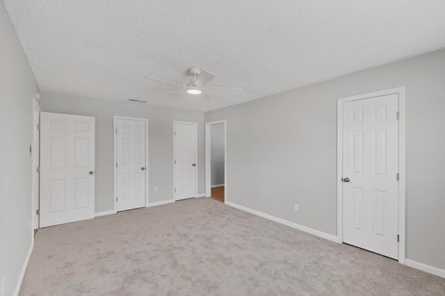 733 Woodcrest Drive, Grand Prairie, TX 75052