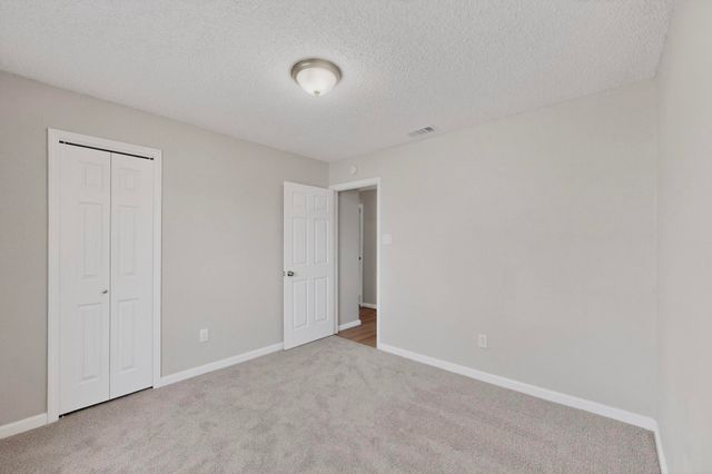 733 Woodcrest Drive, Grand Prairie, TX 75052