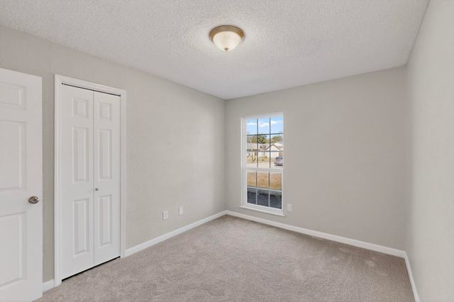 733 Woodcrest Drive, Grand Prairie, TX 75052