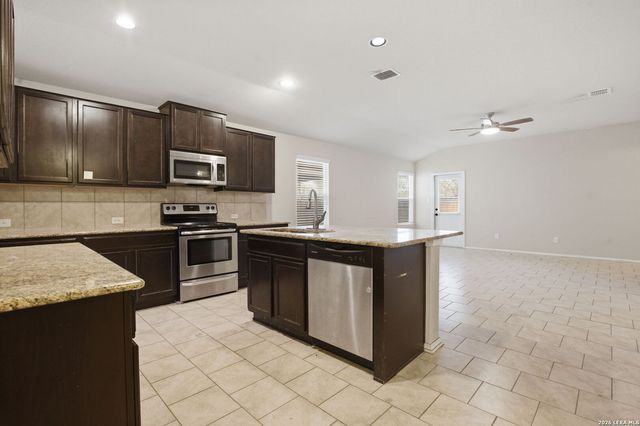 7918 Halo Circle, San Antonio, TX 78252