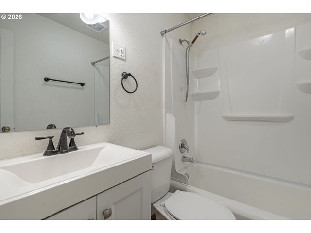 3204 F St, Vancouver, WA 98663