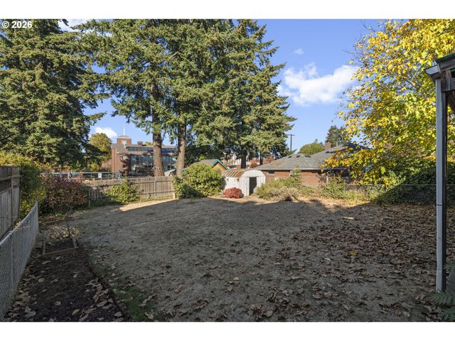 3204 F St, Vancouver, WA 98663