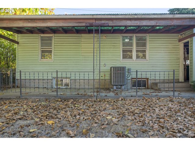 3204 F St, Vancouver, WA 98663