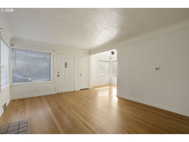 3204 F St, Vancouver, WA 98663