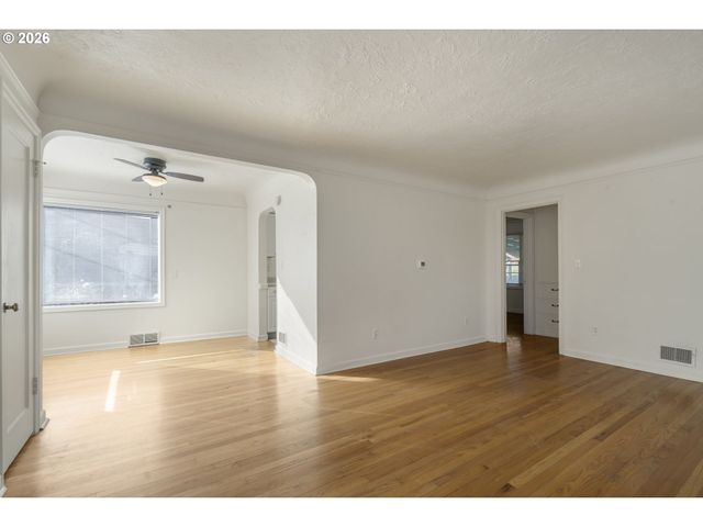 3204 F St, Vancouver, WA 98663