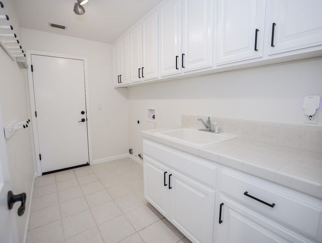 3116 Mount Tamalpais Dr, Roseville, CA 95747