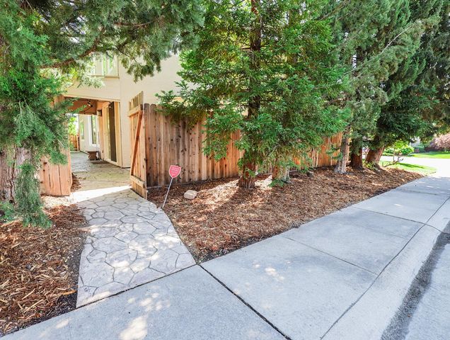3116 Mount Tamalpais Dr, Roseville, CA 95747