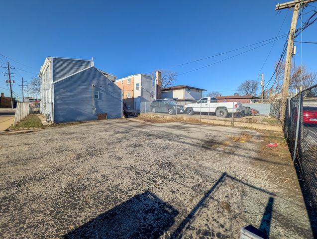 1911 N 19th Avenue, Melrose Park, IL 60160