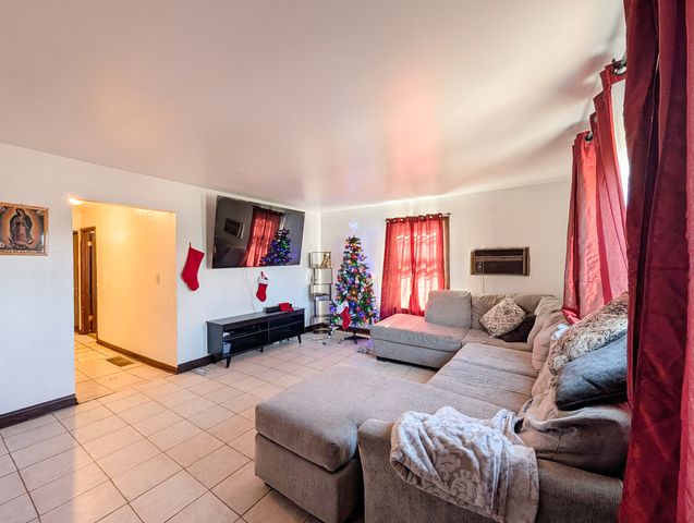 1911 N 19th Avenue, Melrose Park, IL 60160