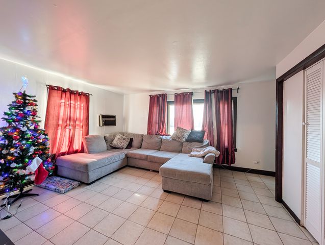 1911 N 19th Avenue, Melrose Park, IL 60160