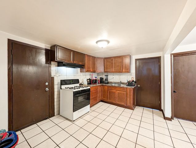 1911 N 19th Avenue, Melrose Park, IL 60160