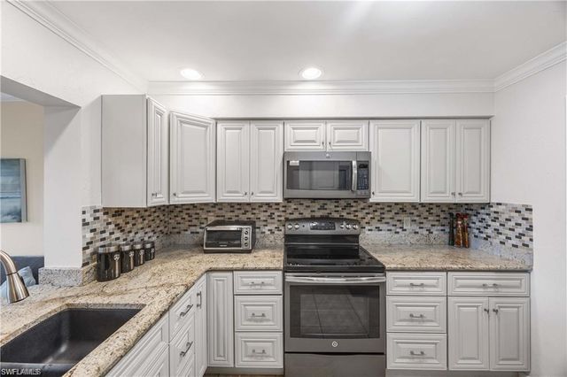 3195 Boca Ciega DR C10, Naples, FL 34112