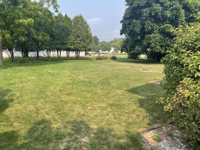 230 Harvest COURT, Manitowoc, WI 54220