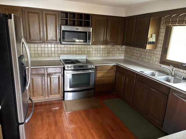 230 Harvest COURT, Manitowoc, WI 54220