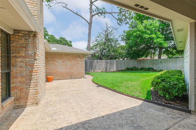 12807 Westleigh Drive, Houston, TX 77077