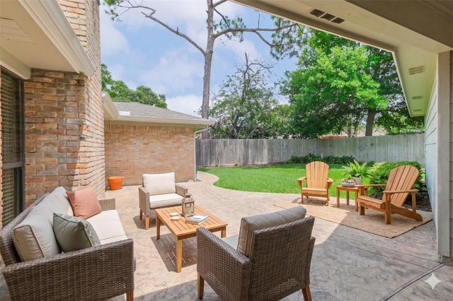12807 Westleigh Drive, Houston, TX 77077