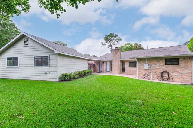 12807 Westleigh Drive, Houston, TX 77077