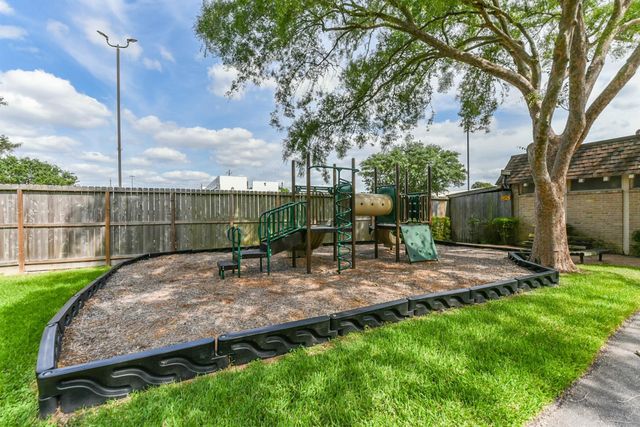12807 Westleigh Drive, Houston, TX 77077