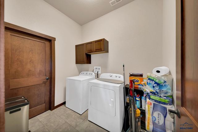 5920 BENDT DR, Rapid City, SD 57702