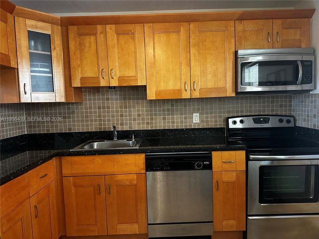 410 SE 2nd St 308, Hallandale Beach, FL 33009