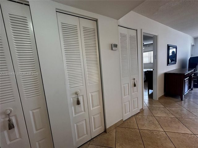 410 SE 2nd St 308, Hallandale Beach, FL 33009