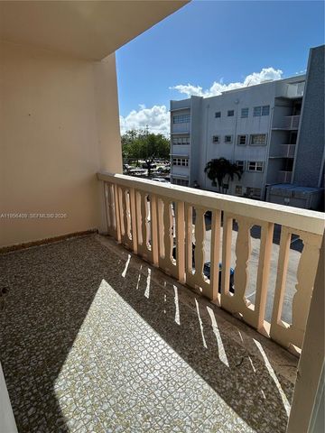 410 SE 2nd St 308, Hallandale Beach, FL 33009