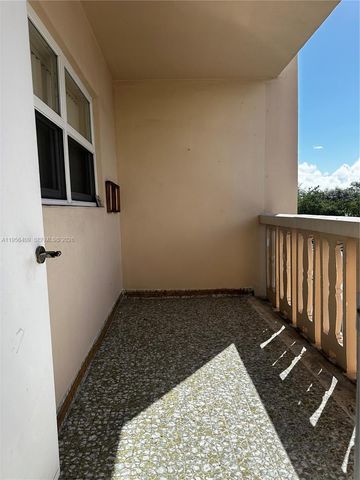 410 SE 2nd St 308, Hallandale Beach, FL 33009