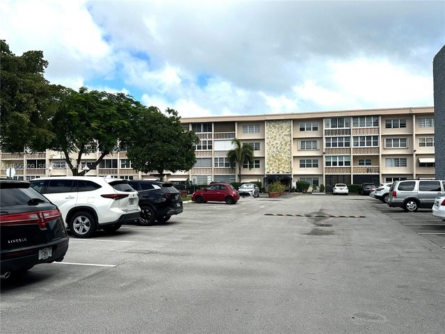 410 SE 2nd St 308, Hallandale Beach, FL 33009