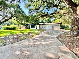 2419 Meadow Lane, La Marque, TX 77568