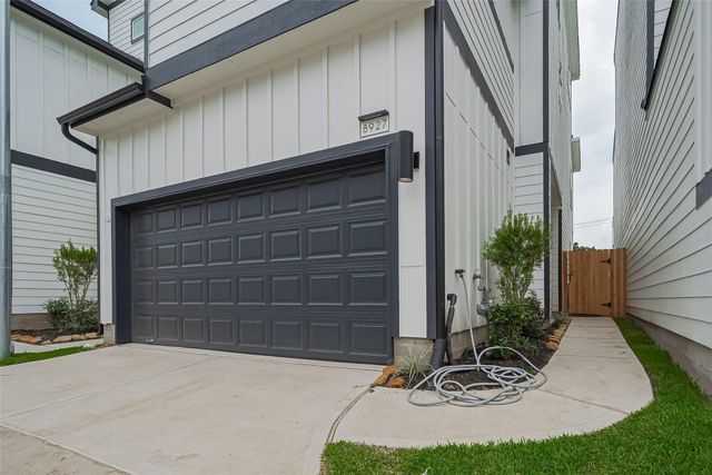 8919 Grovner Place, Houston, TX 77055