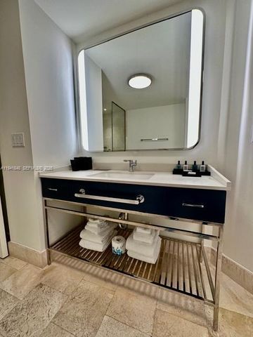 4401 Collins Ave 1817, Miami Beach, FL 33140