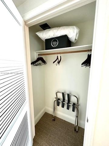 4401 Collins Ave 1817, Miami Beach, FL 33140