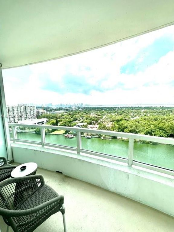 4401 Collins Ave 1817, Miami Beach, FL 33140