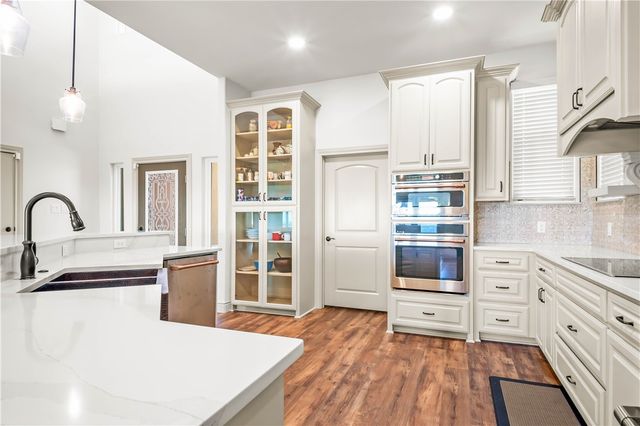 129 Bikini Dr, Port Aransas, TX 78373