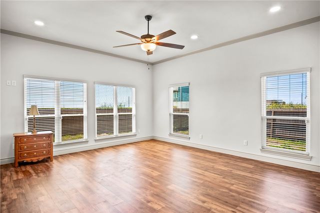 129 Bikini Dr, Port Aransas, TX 78373