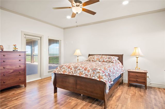 129 Bikini Dr, Port Aransas, TX 78373