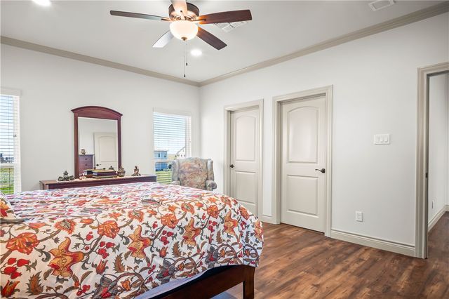 129 Bikini Dr, Port Aransas, TX 78373