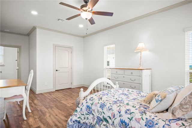 129 Bikini Dr, Port Aransas, TX 78373