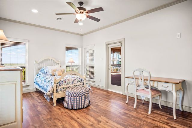 129 Bikini Dr, Port Aransas, TX 78373