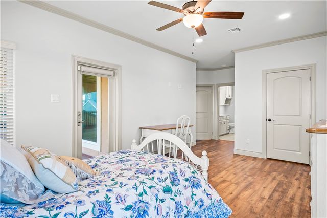 129 Bikini Dr, Port Aransas, TX 78373