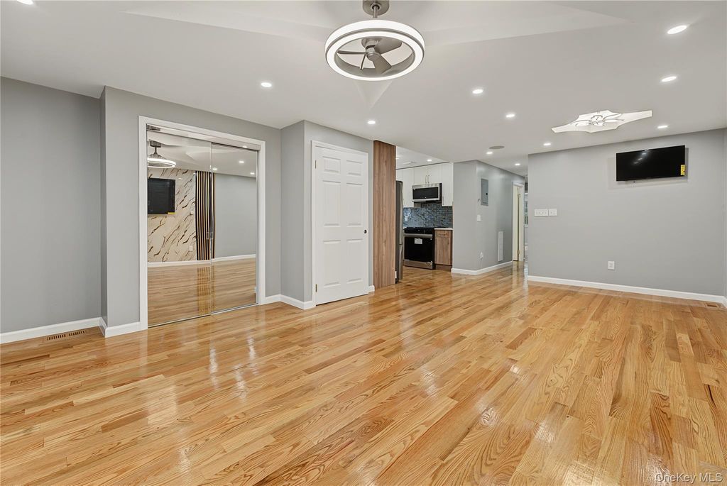 10824 164th Street, Jamaica, NY 11433 — photo 3