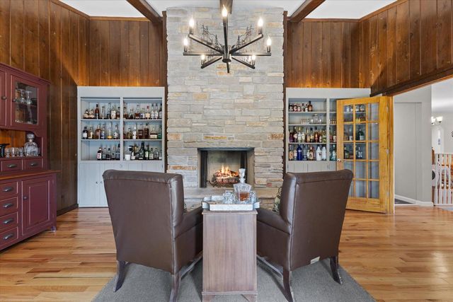 3025 South ROAD, Lake Geneva, WI 53147