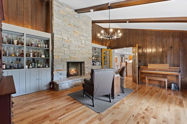 3025 South ROAD, Lake Geneva, WI 53147