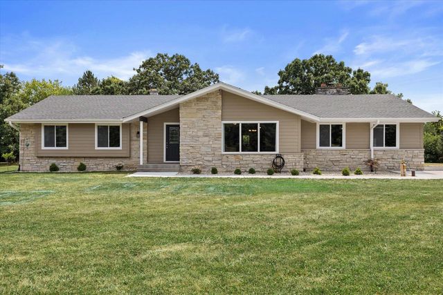 3025 South ROAD, Lake Geneva, WI 53147