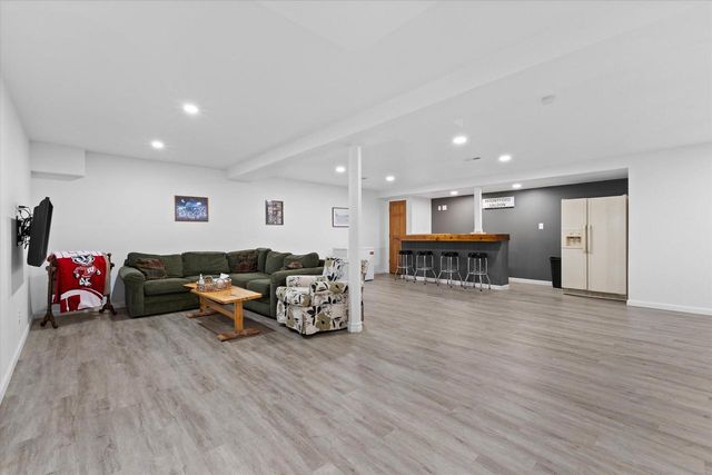 3025 South ROAD, Lake Geneva, WI 53147