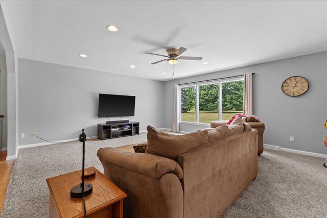 3025 South ROAD, Lake Geneva, WI 53147