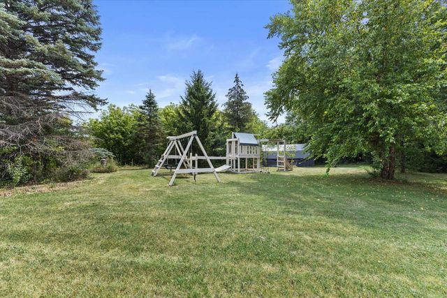 3025 South ROAD, Lake Geneva, WI 53147