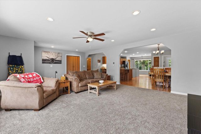 3025 South ROAD, Lake Geneva, WI 53147