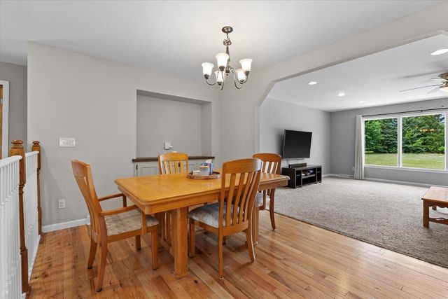 3025 South ROAD, Lake Geneva, WI 53147